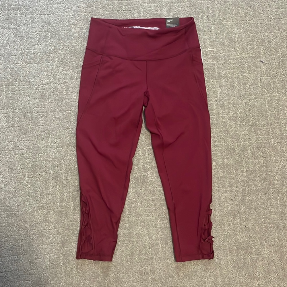 Victoria Sport Knockout Capri NWT